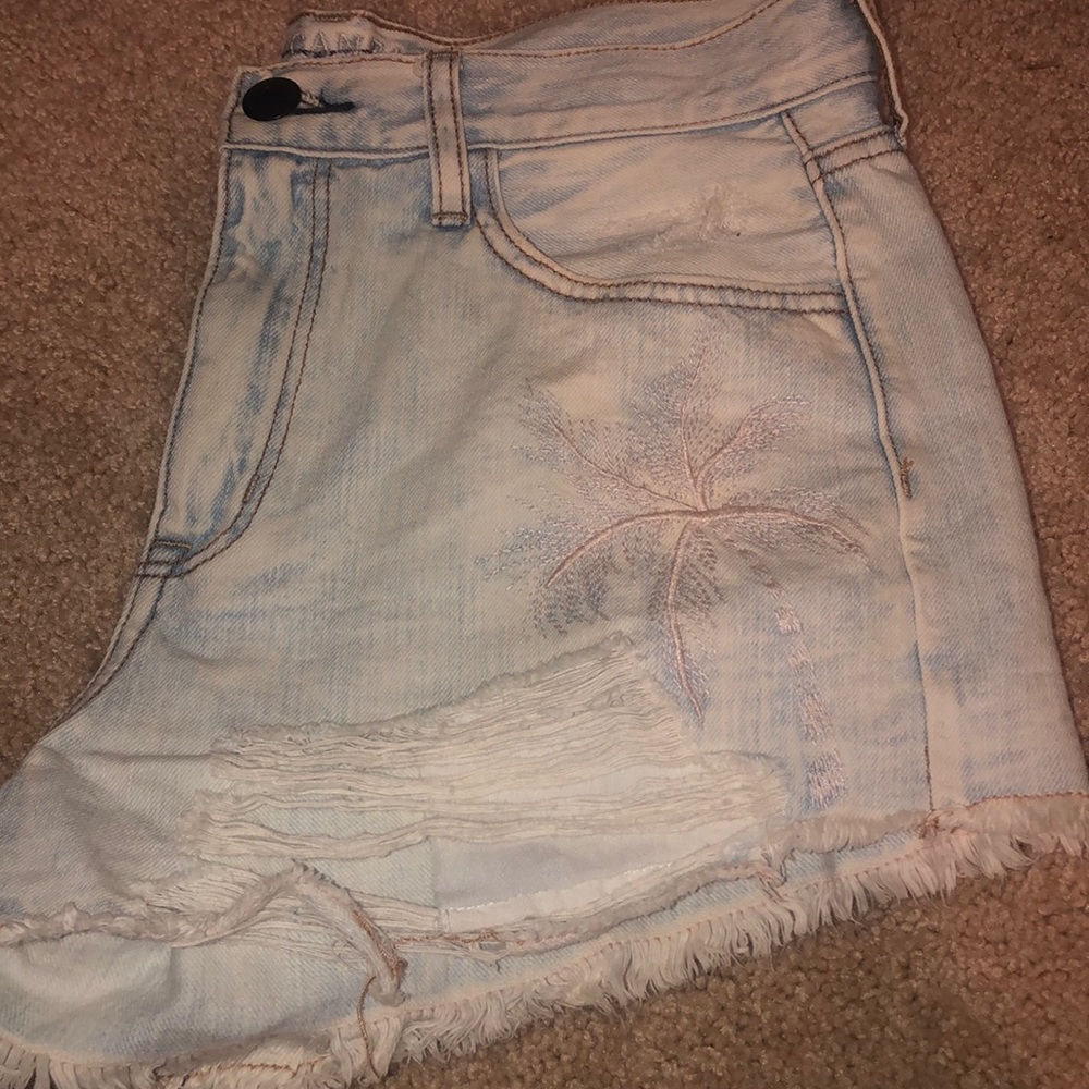 Cute Stitched American Eagle Shorts
